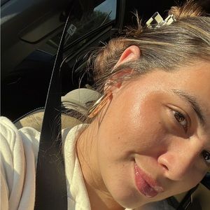 Meet your Posher, Ninoshka